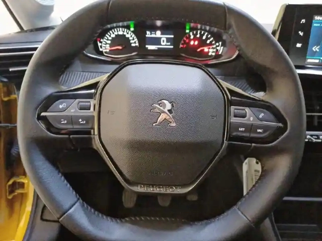 Peugeot 208 puretech 75 s&amp;s bvm5 — photo 9