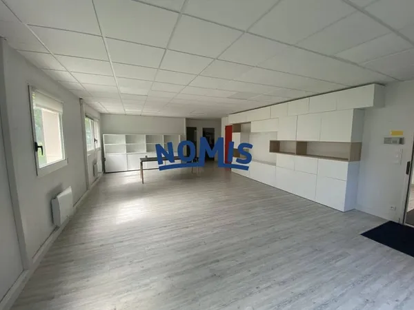 Bureaux 196 m²