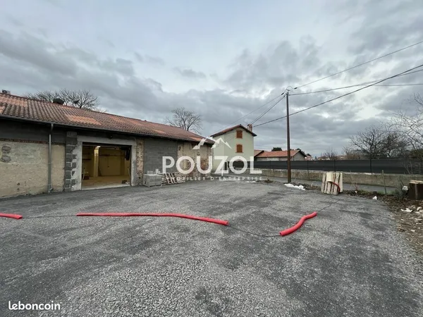 LOCAL D'ACTIVITE 180 m² CLERMONT FERRAND
