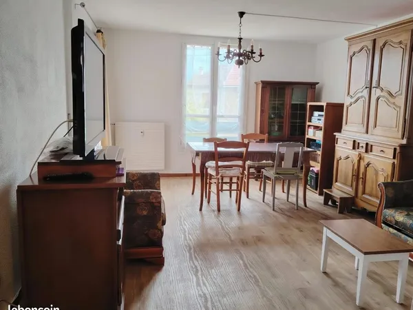 T4 de 84 m² avec terrasse & GARAGE fermé — Tullins centre (Proche gare & écoles)