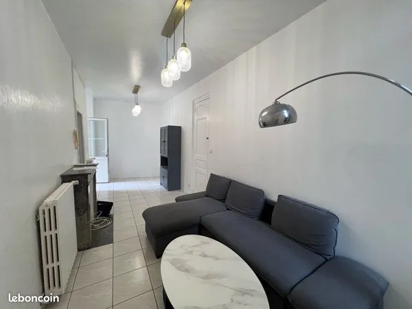 Appartement meublé vue sur rivière parc centre-ville Laval