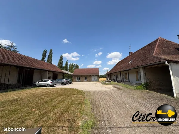 Longère 10 pièces 200 m²