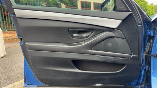 BMW M5 4.4 i V8 560 DKG7 - M – 2013 – 85883 km – Essence – Boîte Automatique — photo 21