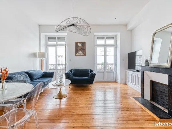 Appartement rénové HYPER CENTRE - Type 3