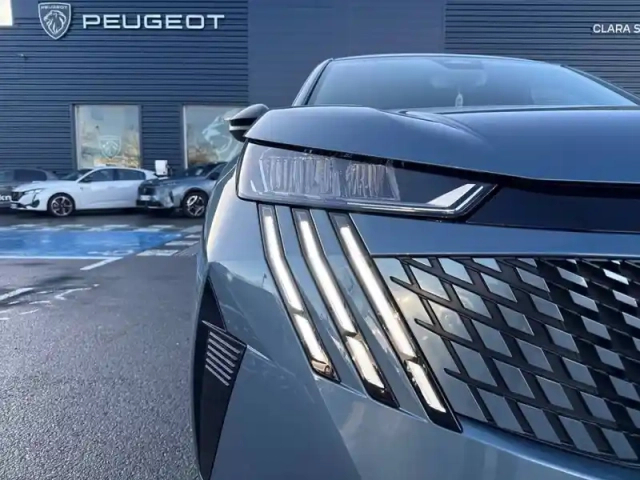 Peugeot 3008 hybrid 136 e-dcs6 — photo 16