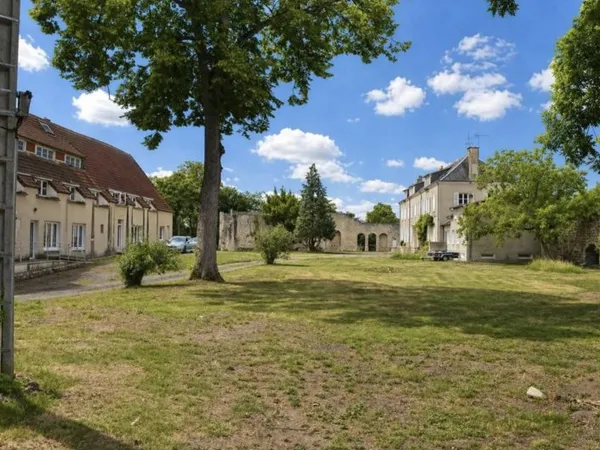 Vends château - 1500m²