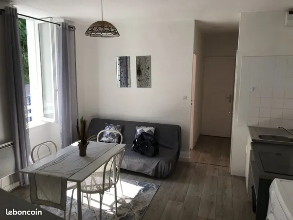 Beau T2 meublé 33 M2 proche IFSI, Super U