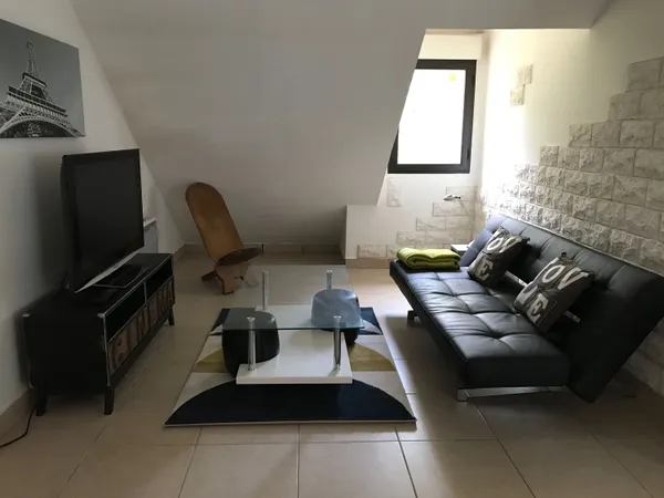 Proche Plateau de Saclay - Havre de paix meublé avec vue Château (55 m² au sol)