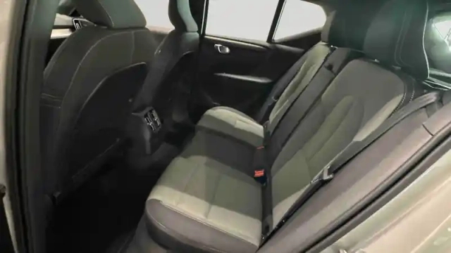Volvo Xc40 t5 recharge 180+82 ch dct7 — photo 40