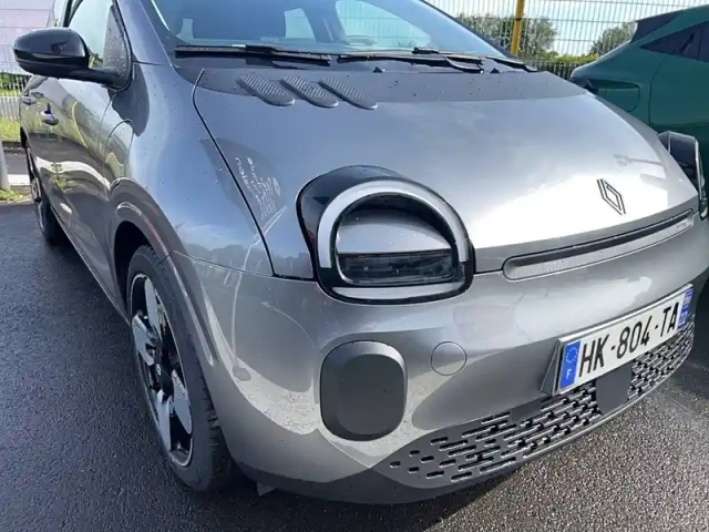 Renault Twingo e-tech electrique 80 ch autonomie urbaine — photo 24