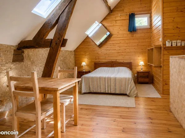 Studio meublé + chambre indépendante et deux salles d'eau — Cubjac (24)