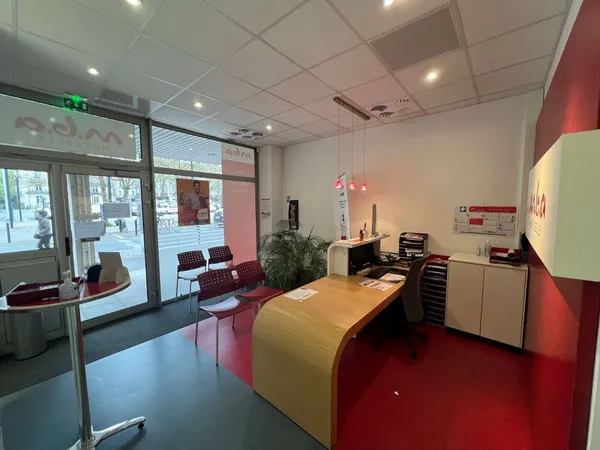 Local professionnel 100 m²