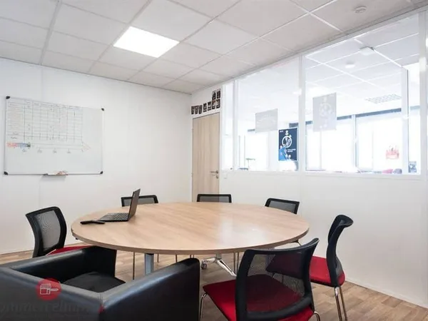 Bureaux 324 m²