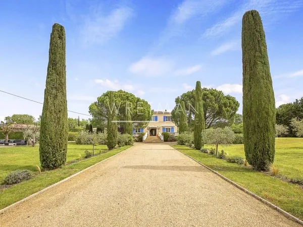 Villa 8 pièces 248 m²