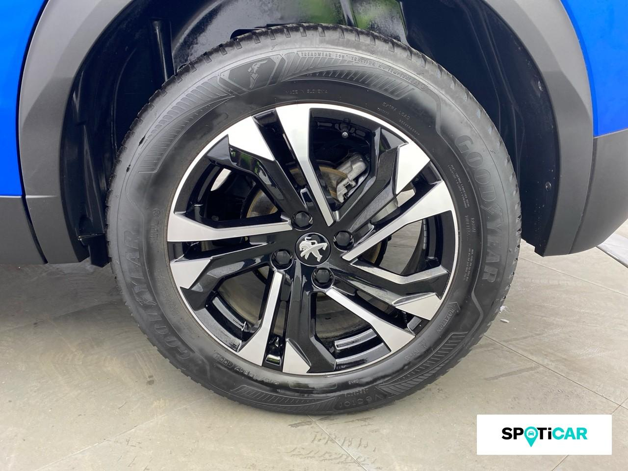 Peugeot 2008 1.2 puretech 130ch s&s allure pack — photo 11