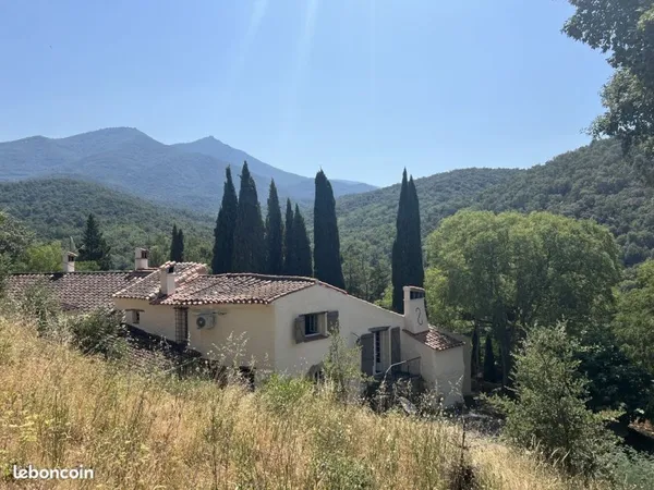 Mas 12 pièces 383 m²