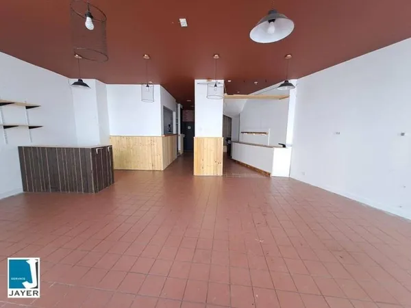 Local commercial 86 m²