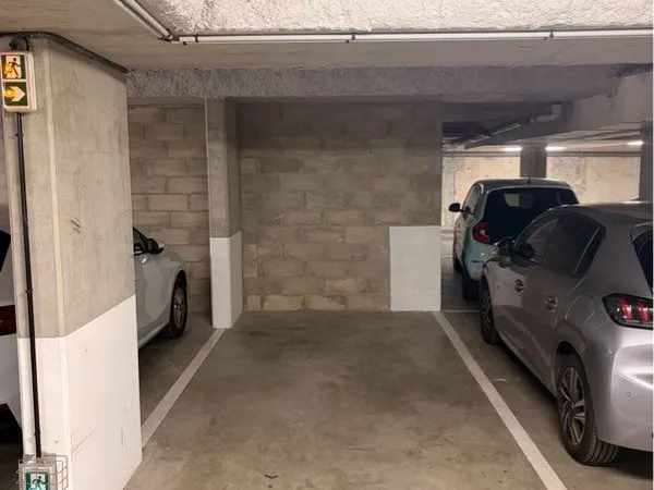 Place de parking sécurisée centre Antony