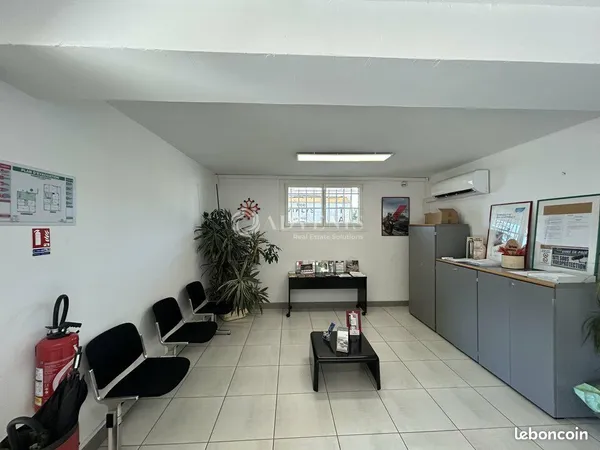 Local commercial 130 m²