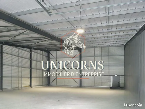 Local industriel 225 m²