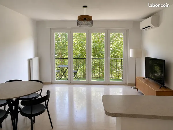 T3 dernier étage entièrement rénové - Prado/Borély - 2 balcons - Climatisation - Parking - Cave 7 m²