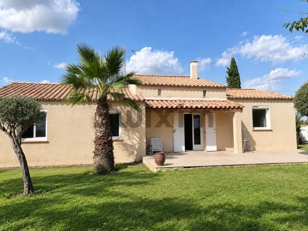 Maison de plain-pied 3 chambres avec grand jardin à Rodilhan