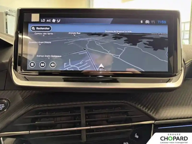 Peugeot 2008 hybrid 145 e-dcs6 — photo 18