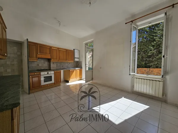 T3 lumineux 63 m2 Marseille 13004