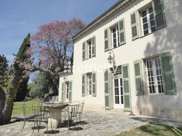 Maison 6 pièces 180 m²