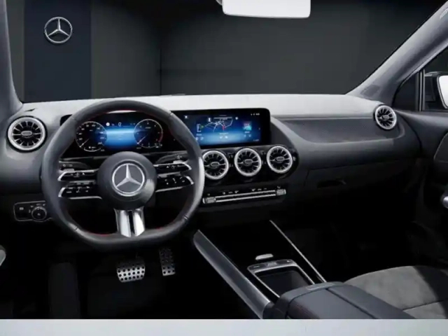 Mercedes Gla 180 d amg line — photo 11