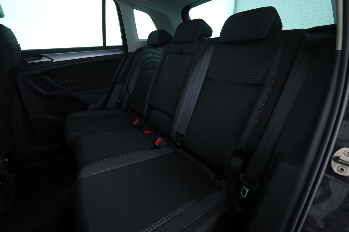 Volkswagen Tiguan 2.0 TDI Active DSG7 — photo 14