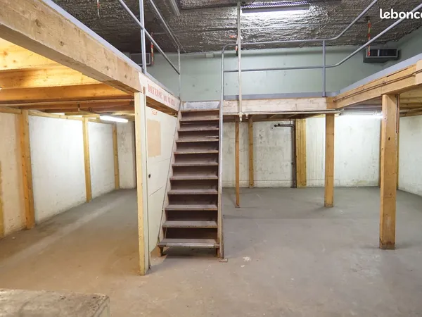 🏢 LOCAL D'ACTIVITÉ 90 m² À LOUER — SAINT-CLOUD (92) 🏢