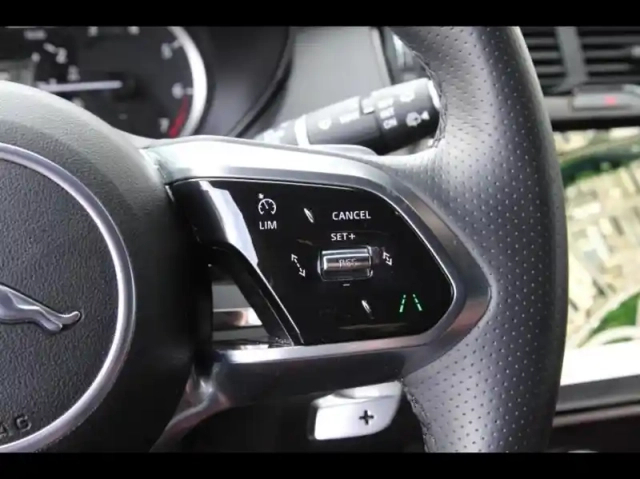 Jaguar E-Pace p300e phev 309ch r-dynamic s — photo 29