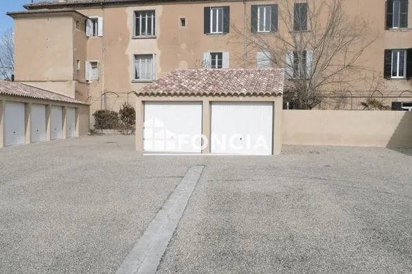 Parking 18 m²