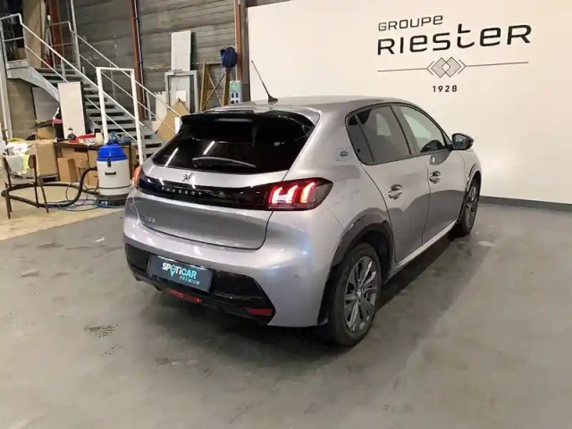 Peugeot 208 electrique 50 kwh 136ch — photo 5