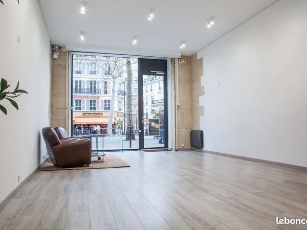 Local commercial 220 m² PARIS