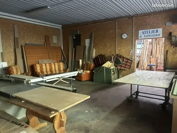 Local d'activité 220 m²