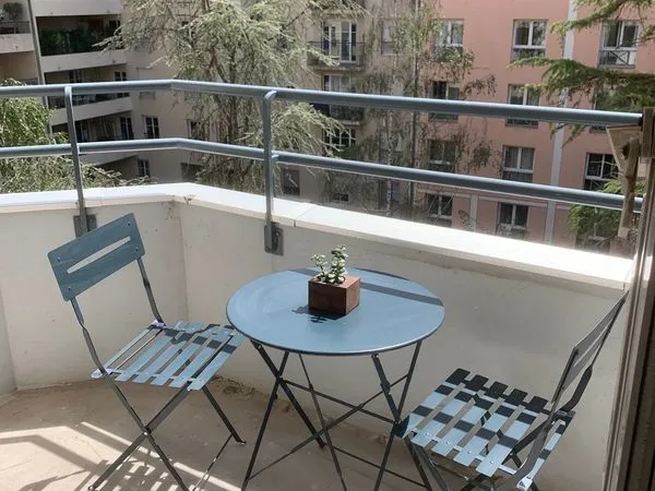 Appartement T2 proche commodites