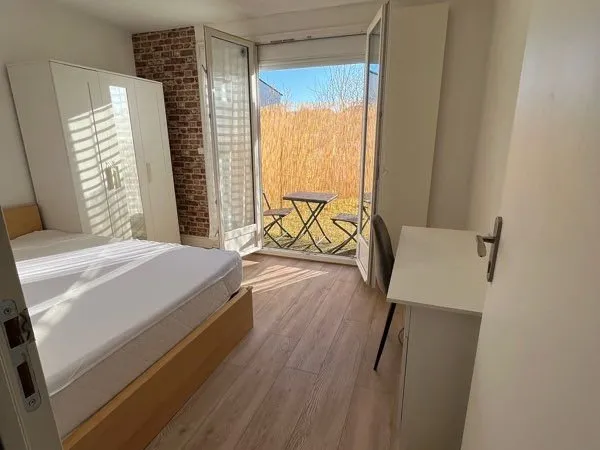 Chambre avec Terrasse privé en Colocation Coignieres