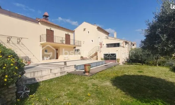 Maison de village 9 pièces 196 m²