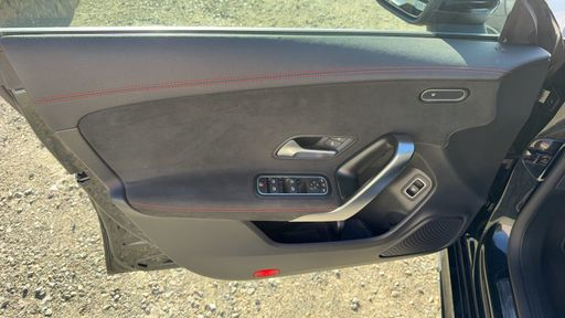 Mercedes Classe CLA Shooting  Brake 200 163 7G-DCT - AMG Line – 2019 – 63085 km – Essence – Boîte Automatique — photo 24
