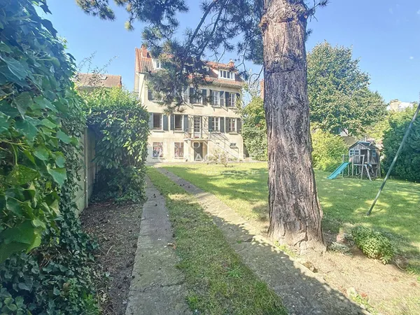 Maison 12 pièces 212 m²