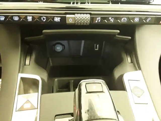 Ds Ds 7 ds7 crossback hybride e-tense 300 eat8 4x4 — photo 104