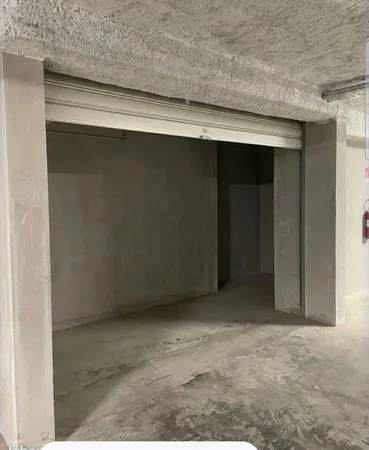 Box s/sol, fermé, sécurisé à CROLLES
