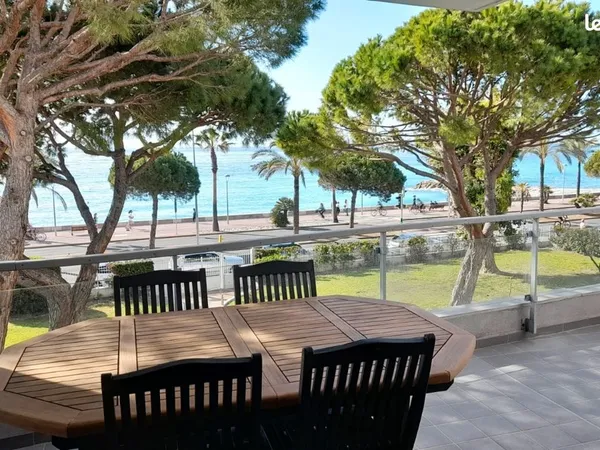 🌊 CROS-DE-CAGNES - SUPERBE STUDIO FACE À LA MER AVEC TERRASSE DE 21 m² ET PARKING