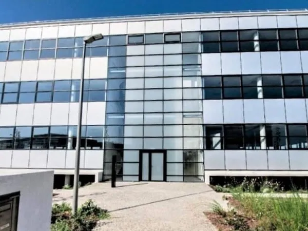 Bureau 519 m²