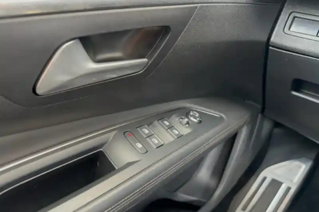 Peugeot 5008 puretech 180ch s&amp;s eat8 — photo 23