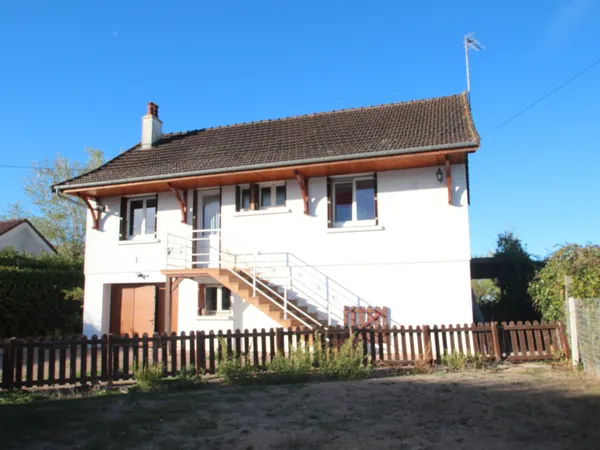 A DEVAY, maison sur sous-sol, 4 chambres