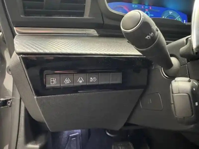 Peugeot 508 hybrid 225 e-eat8 — photo 40