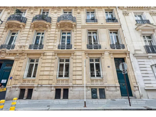 Bureaux 325 m²